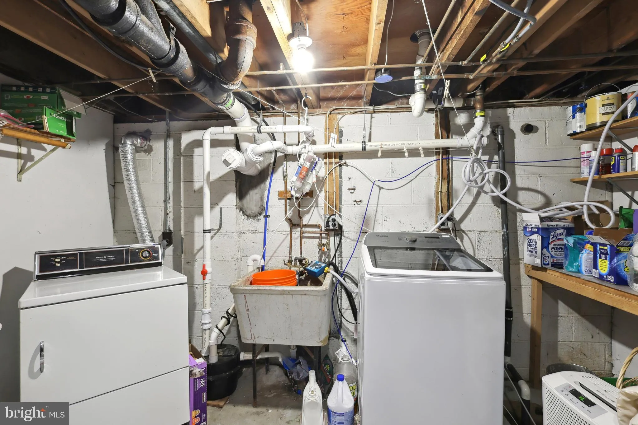 Hightstown, New Jersey 08520, United States, 3 Bedrooms Bedrooms, ,2 BathroomsBathrooms,Residential,Active,118820