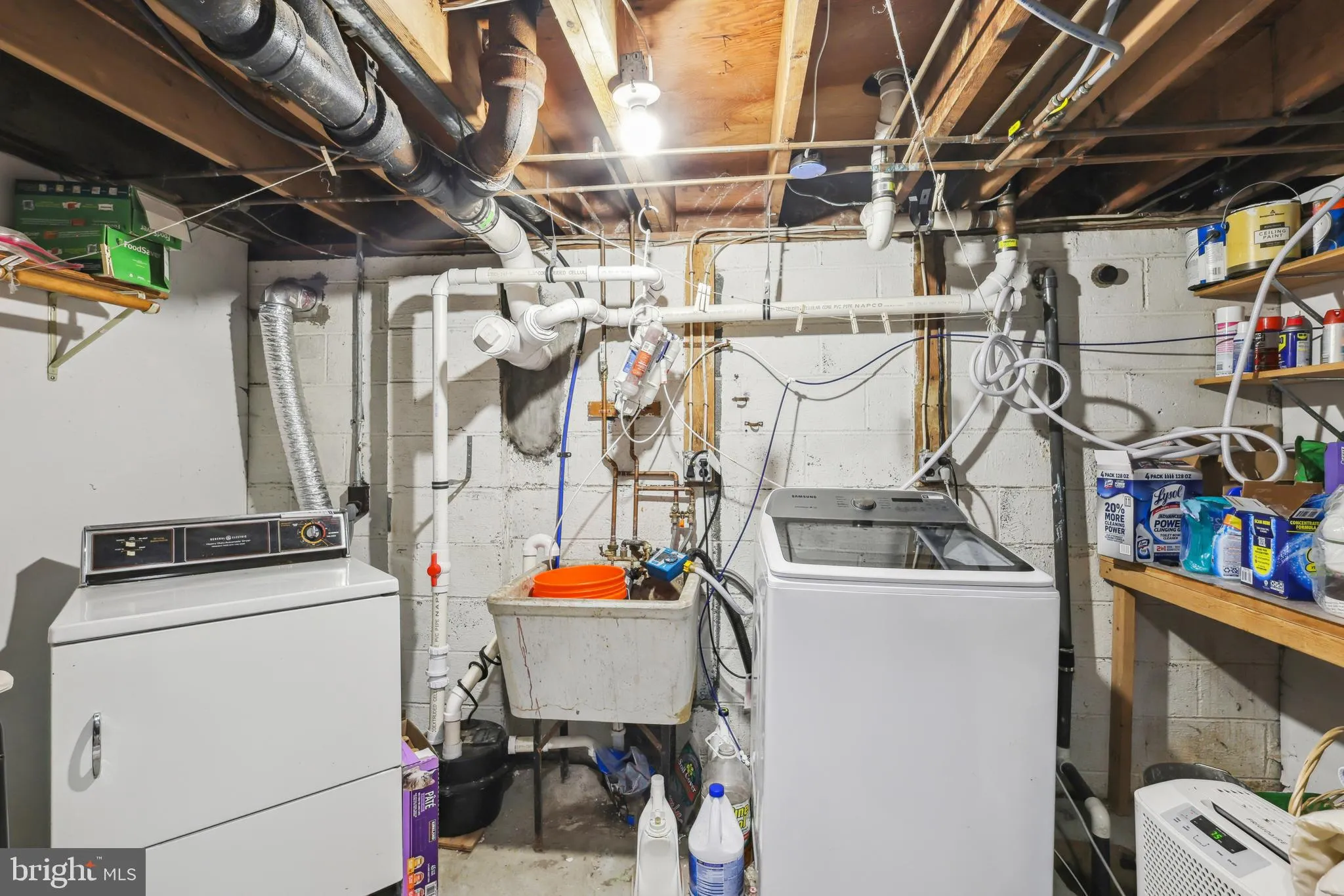 Hightstown, New Jersey 08520, United States, 3 Bedrooms Bedrooms, ,2 BathroomsBathrooms,Residential,Active,118820