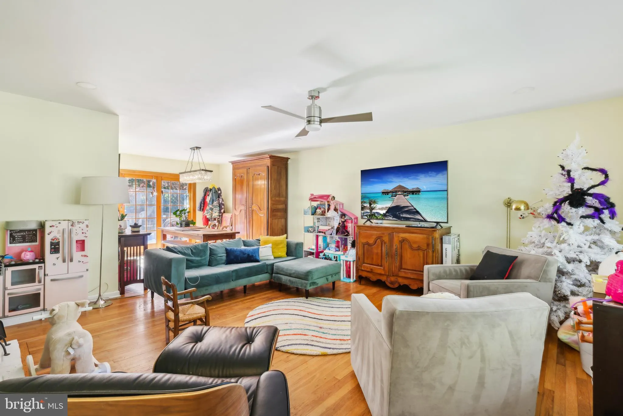 Hightstown, New Jersey 08520, United States, 3 Bedrooms Bedrooms, ,2 BathroomsBathrooms,Residential,Active,118820