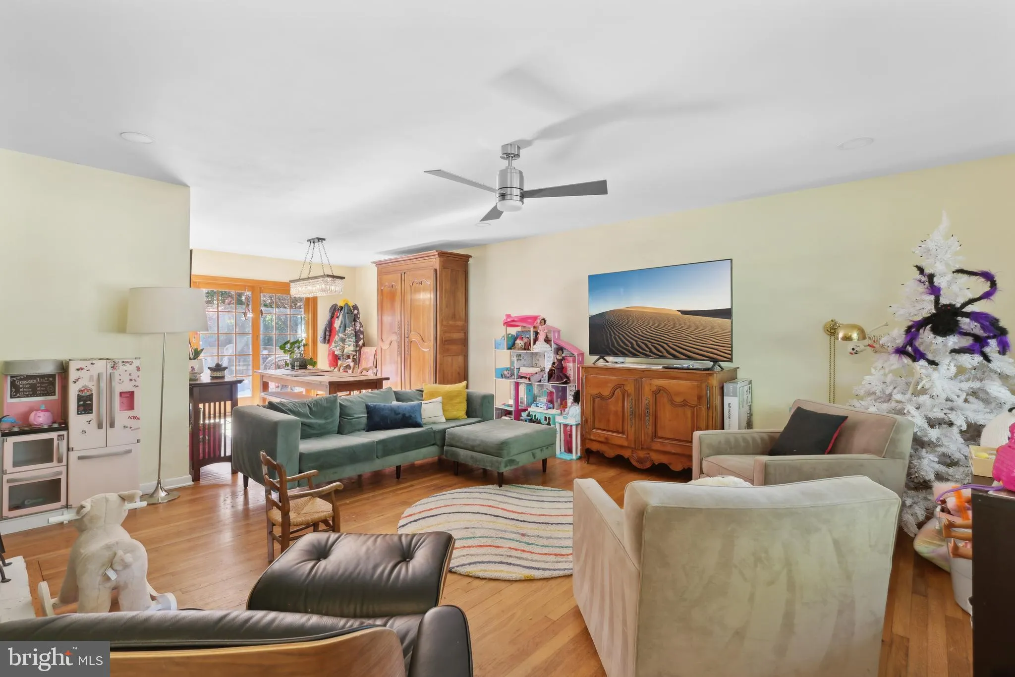 Hightstown, New Jersey 08520, United States, 3 Bedrooms Bedrooms, ,2 BathroomsBathrooms,Residential,Active,118820