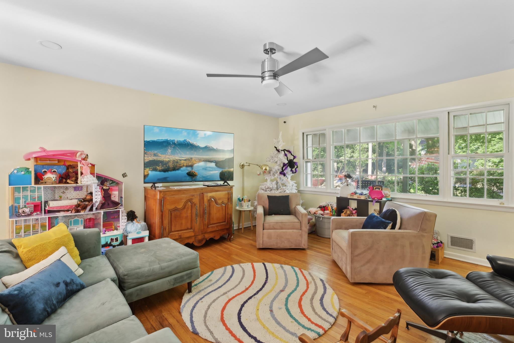 947 OLD YORK ROAD