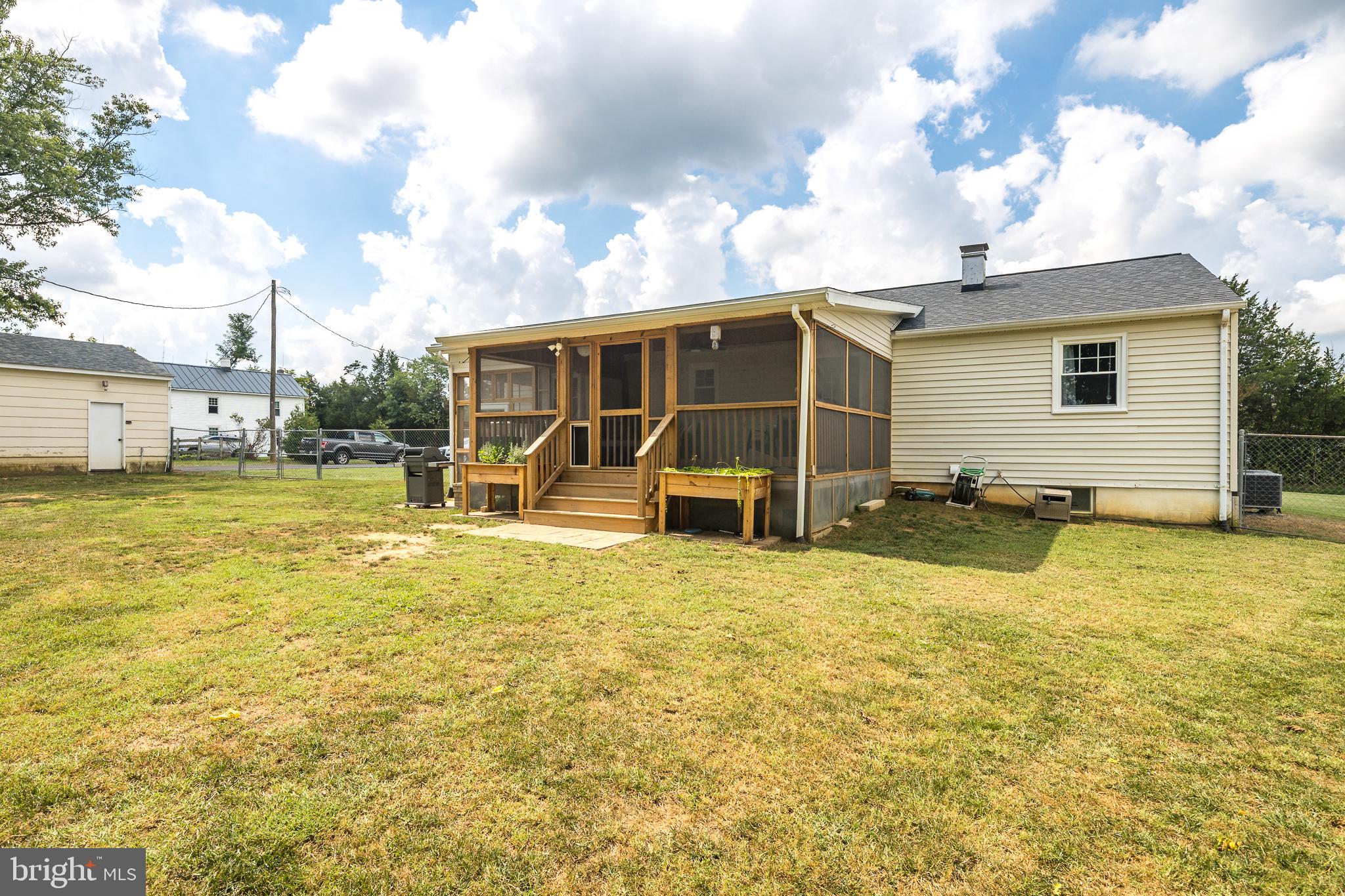 POPLAR RD - Residential