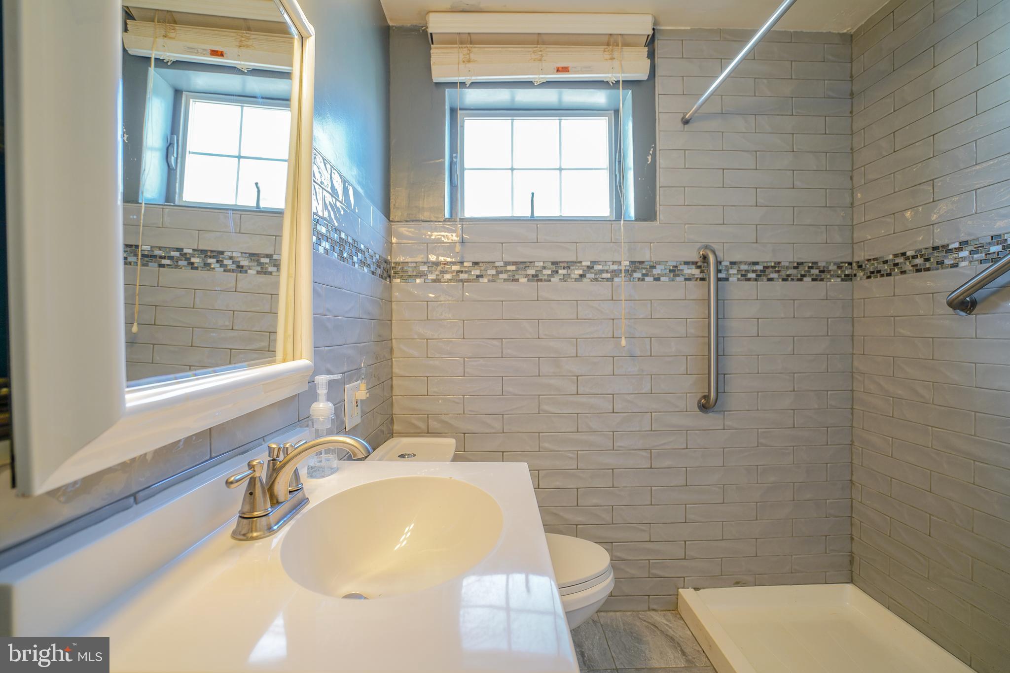 ACADEMY GARDENS - Residential