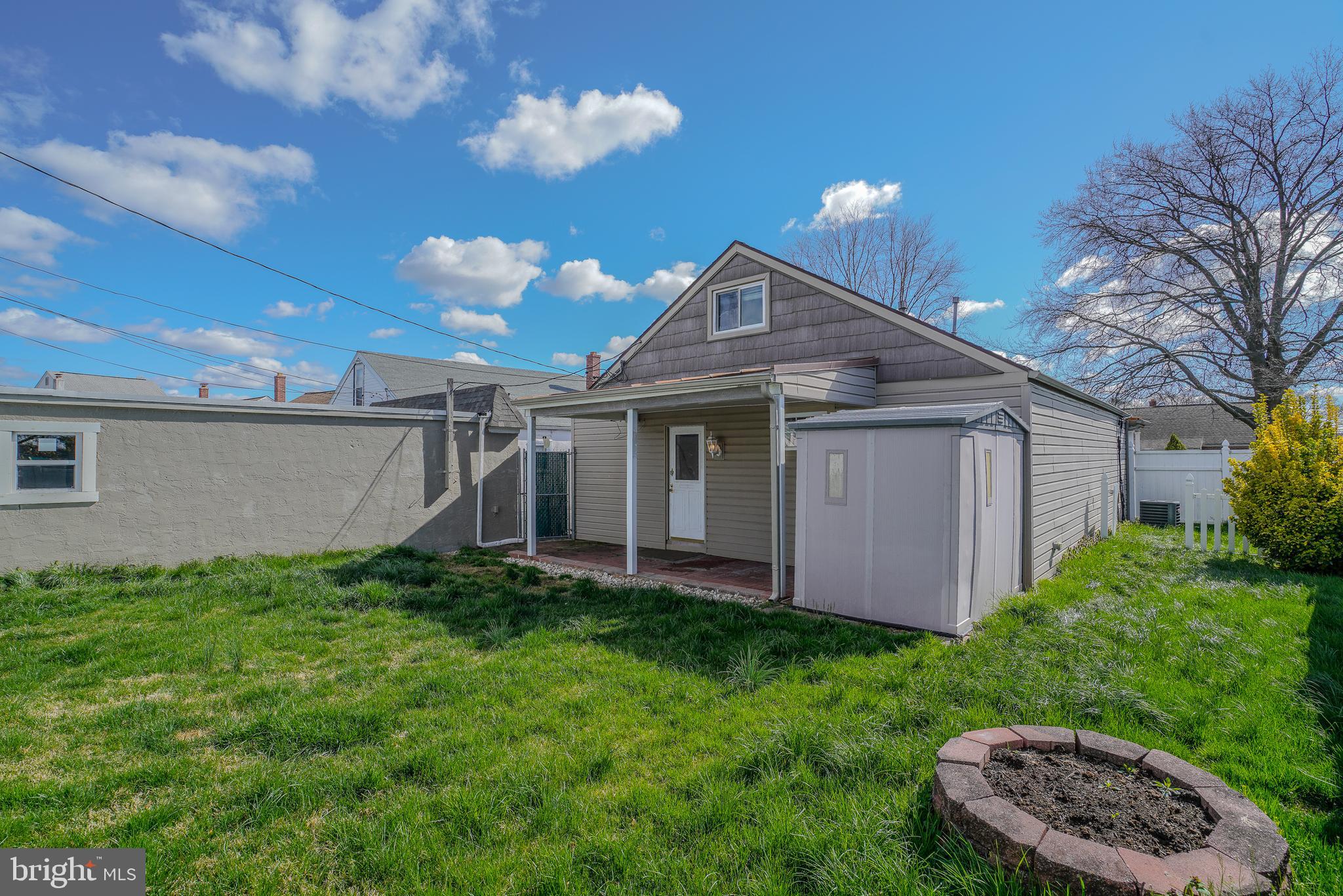 ACADEMY GARDENS - Residential