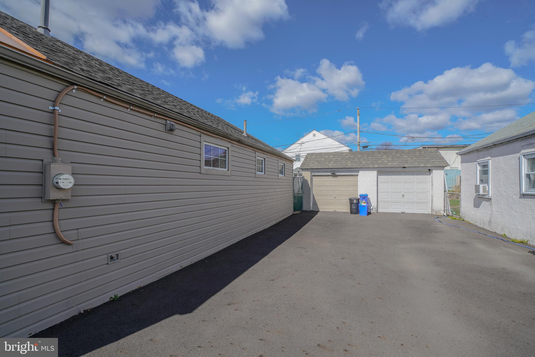 ACADEMY GARDENS - Residential