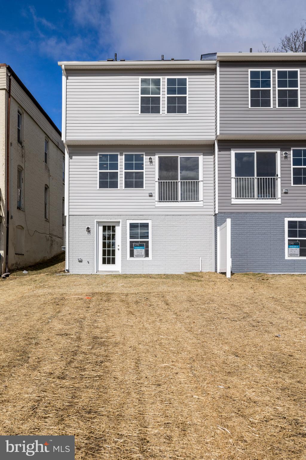 BURHANS VILLAGE - Residential Lease