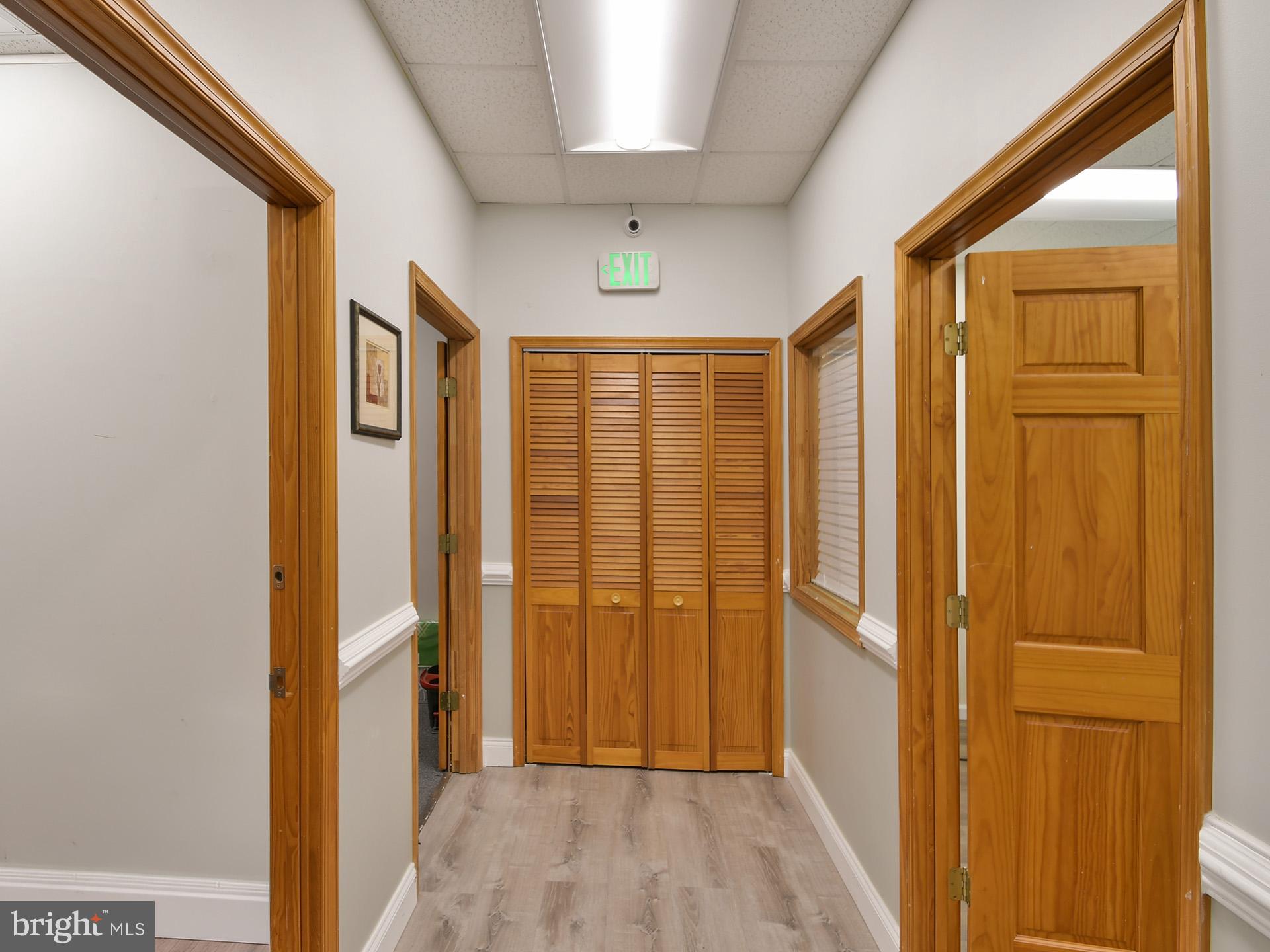 COLUMBIA CORPORATE PARK - Commercial Sale