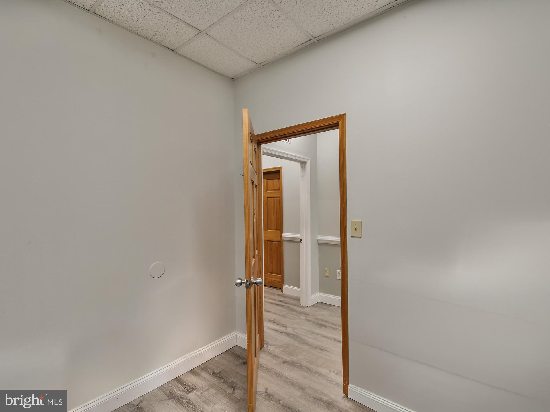 COLUMBIA CORPORATE PARK - Commercial Sale