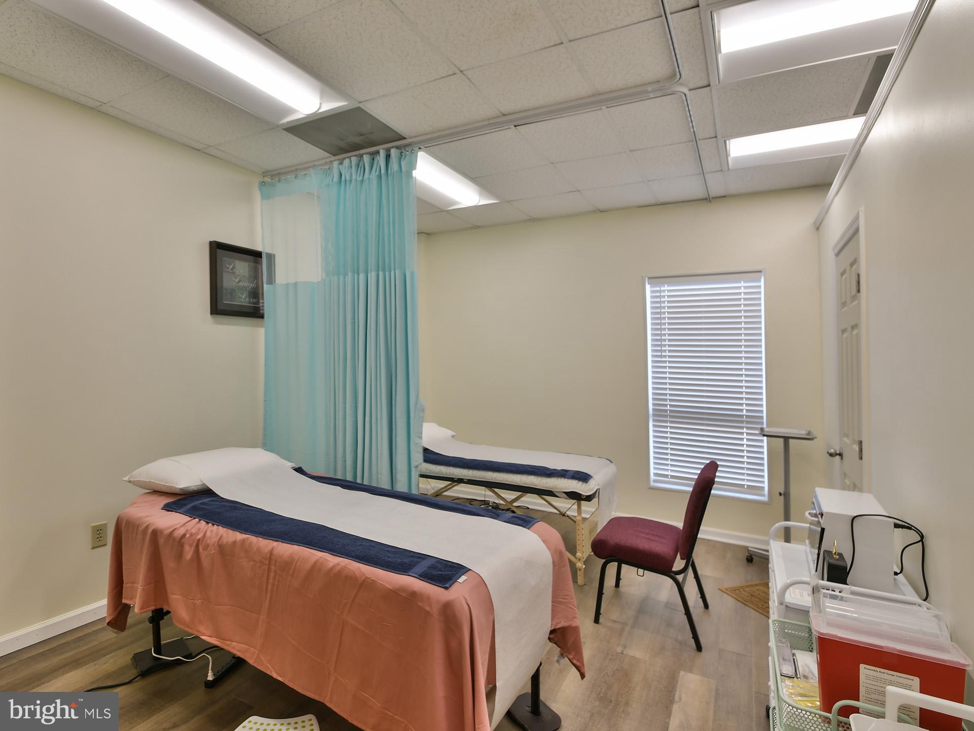 COLUMBIA CORPORATE PARK - Commercial Sale