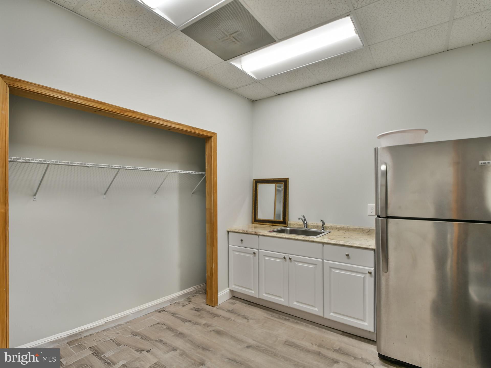 COLUMBIA CORPORATE PARK - Commercial Sale