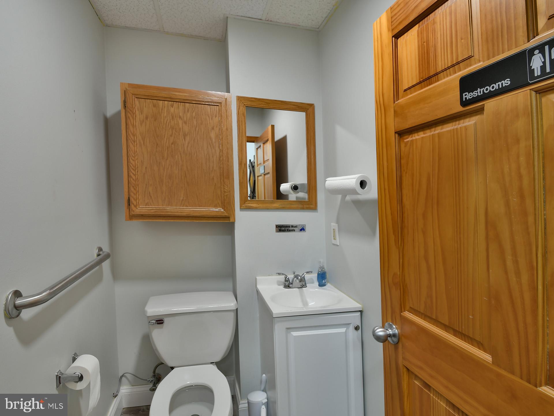 COLUMBIA CORPORATE PARK - Commercial Sale