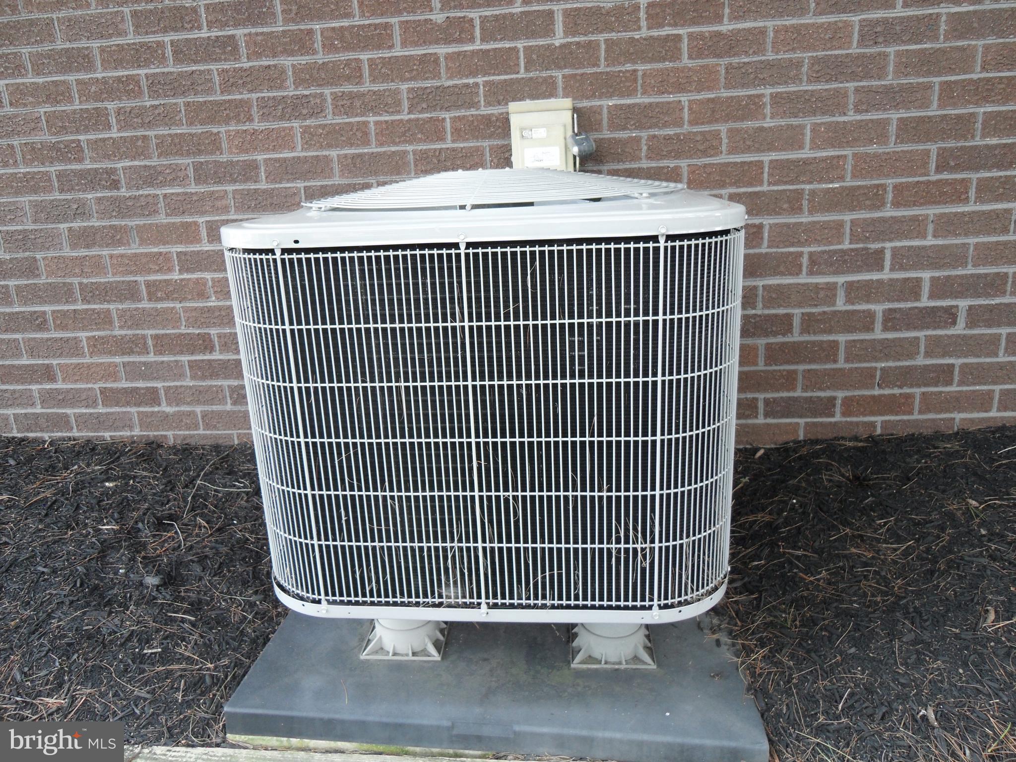 COLUMBIA CORPORATE PARK - Commercial Sale