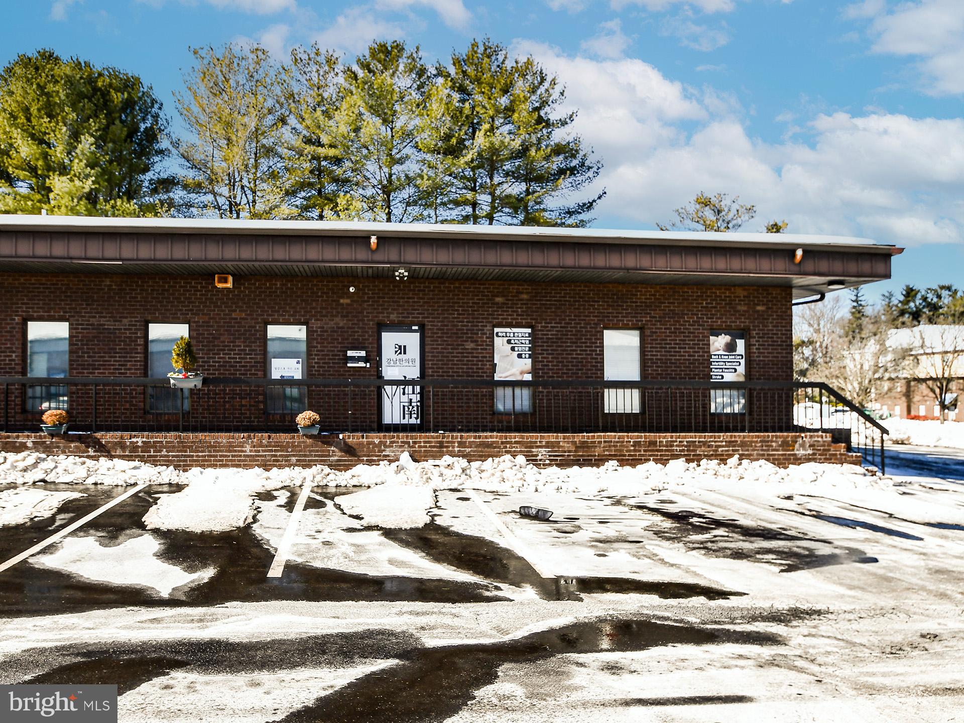 COLUMBIA CORPORATE PARK - Commercial Sale