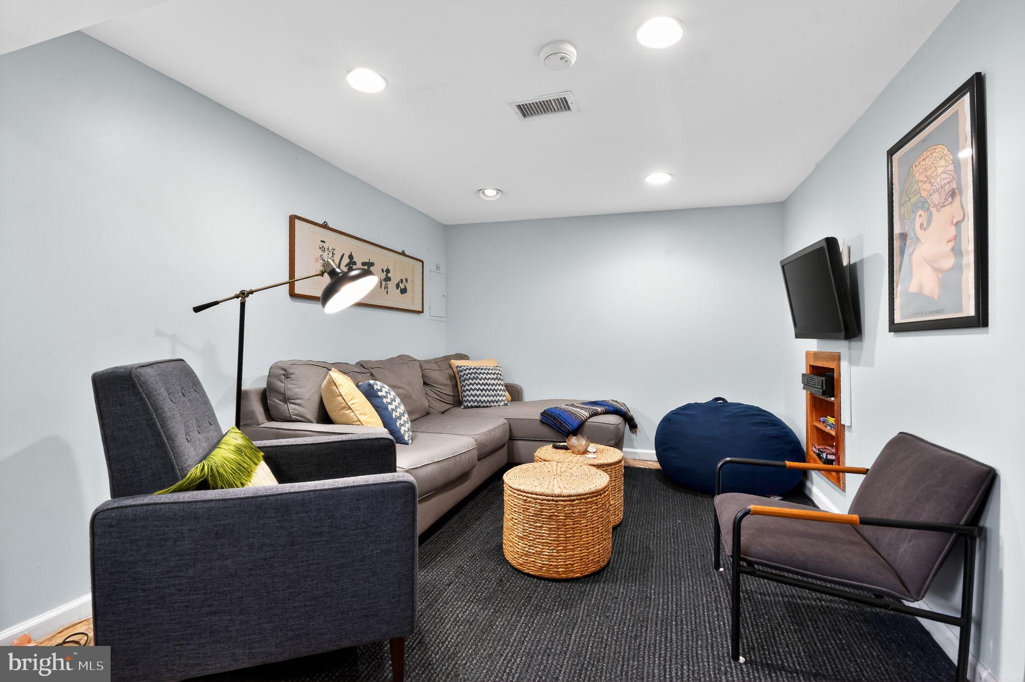 OYSTER HARBOR - Residential