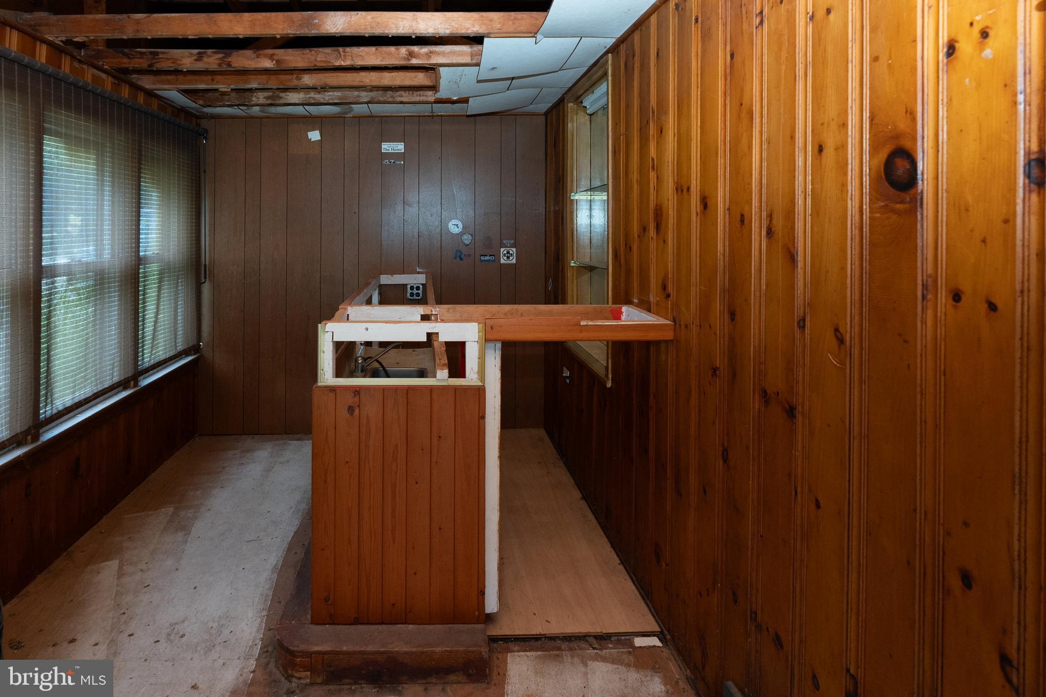 747 -745 VALLEY GREEN AVENUE