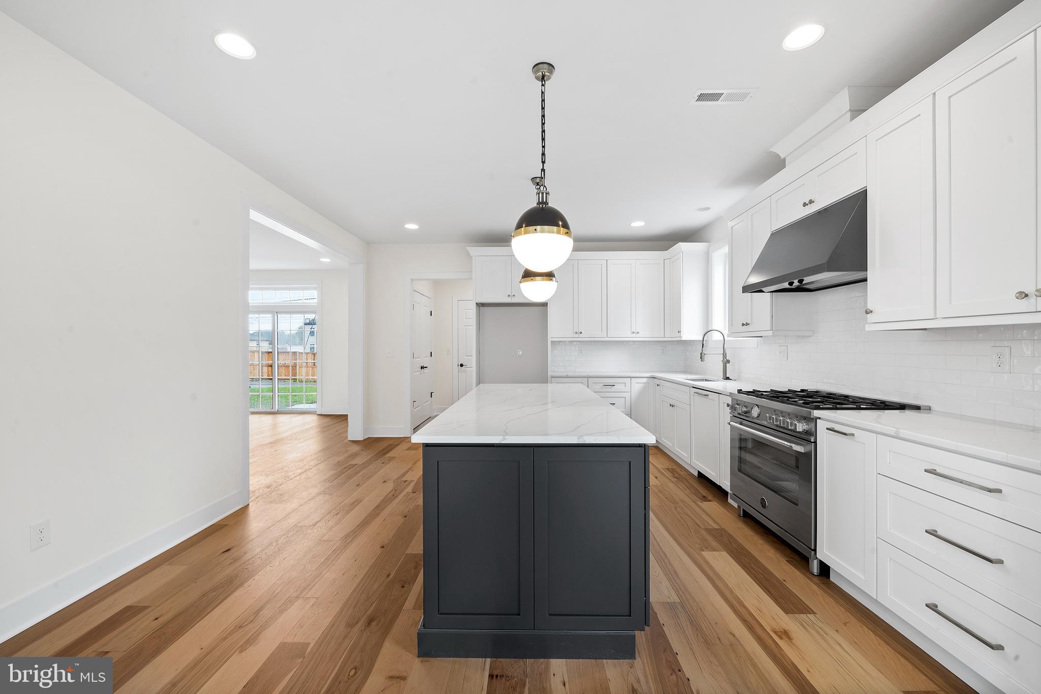 BERWYN VILLAGE - Residential