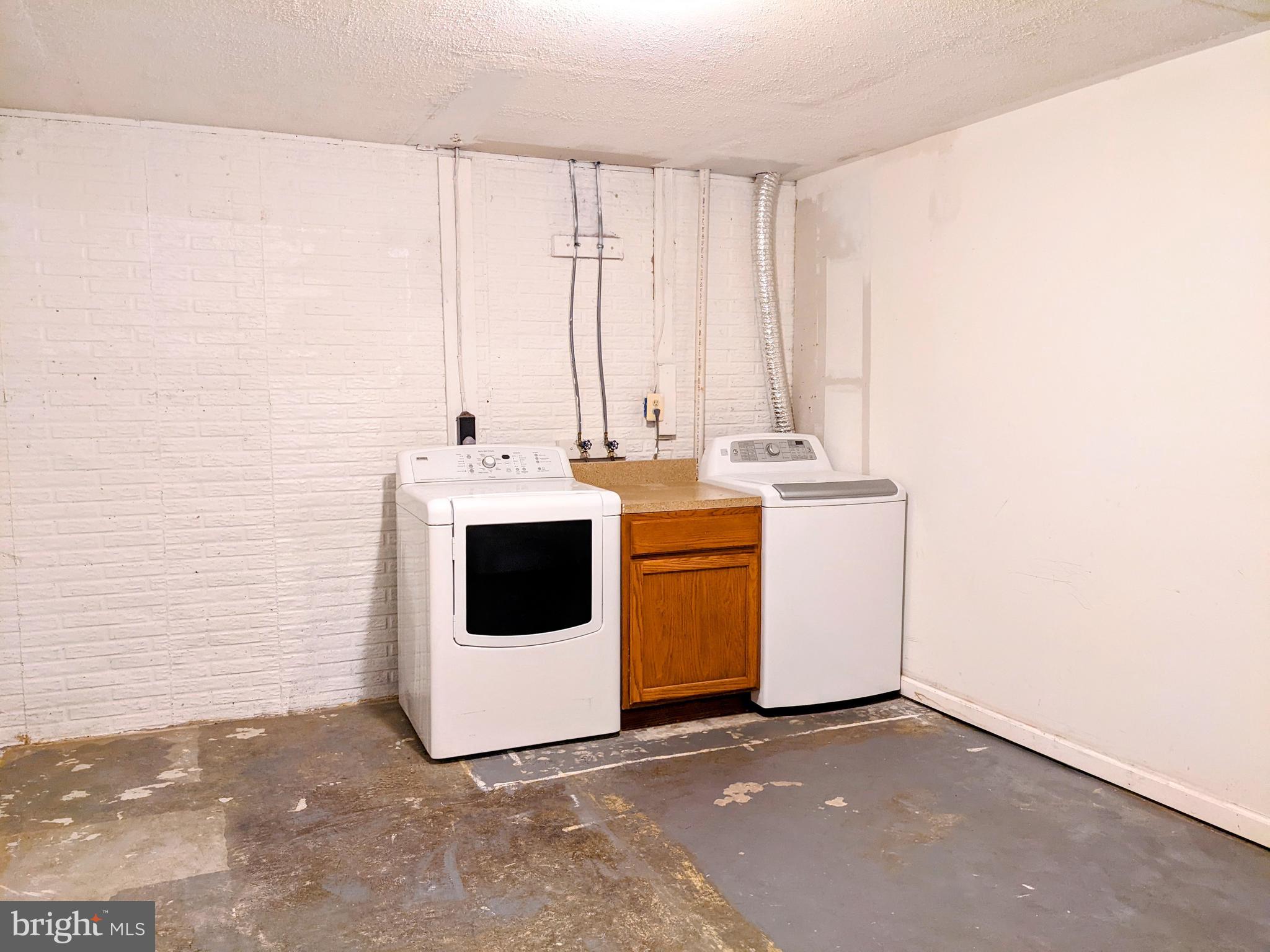 SUNNINGDALE MEADOWS - Residential