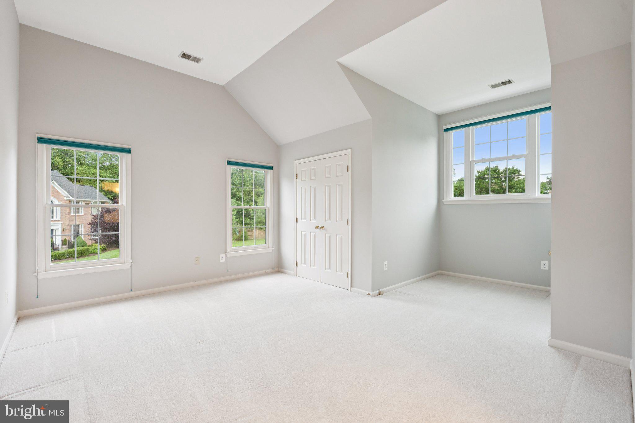 GRAND HAMPTONS - Residential