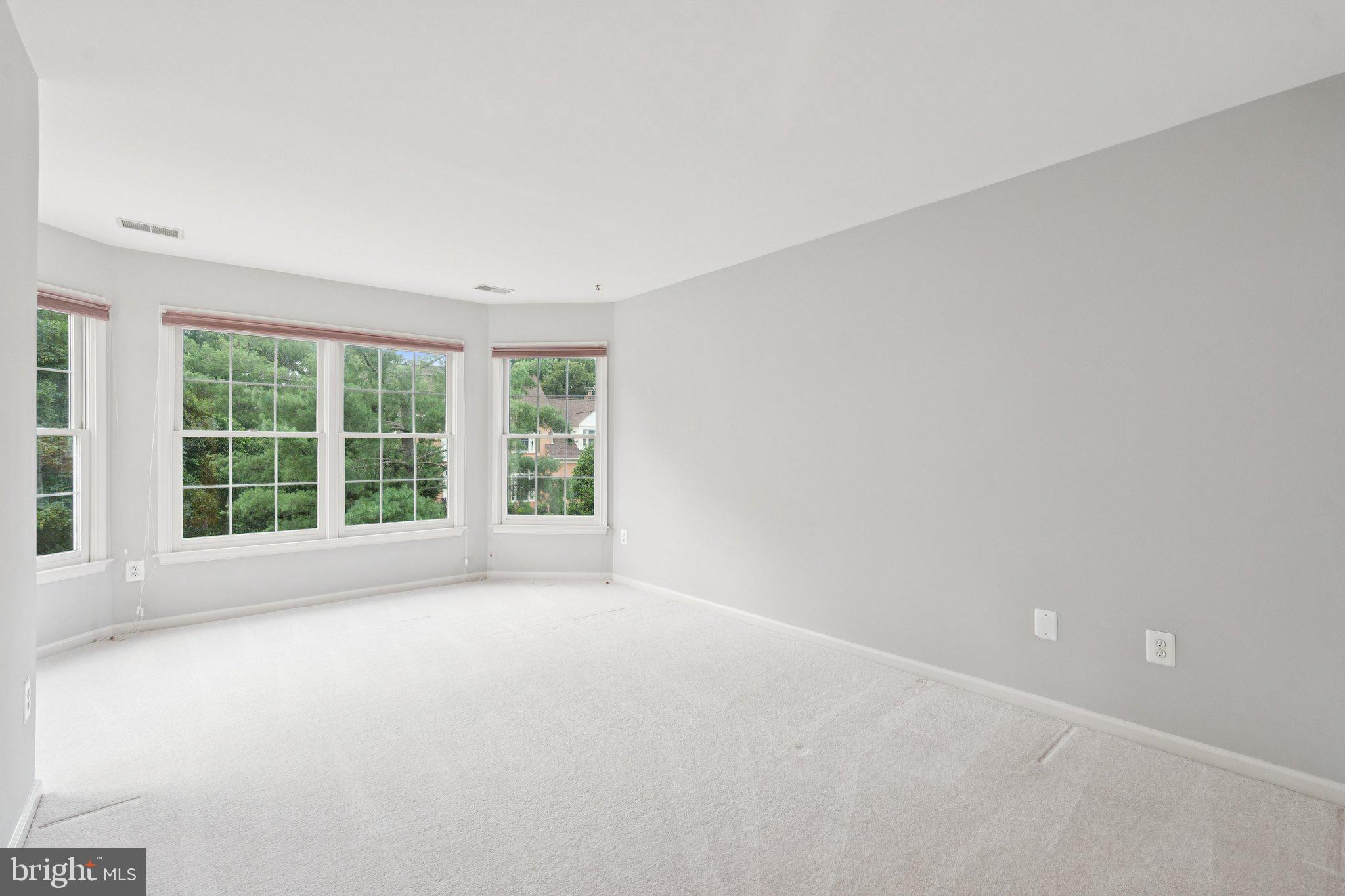 GRAND HAMPTONS - Residential