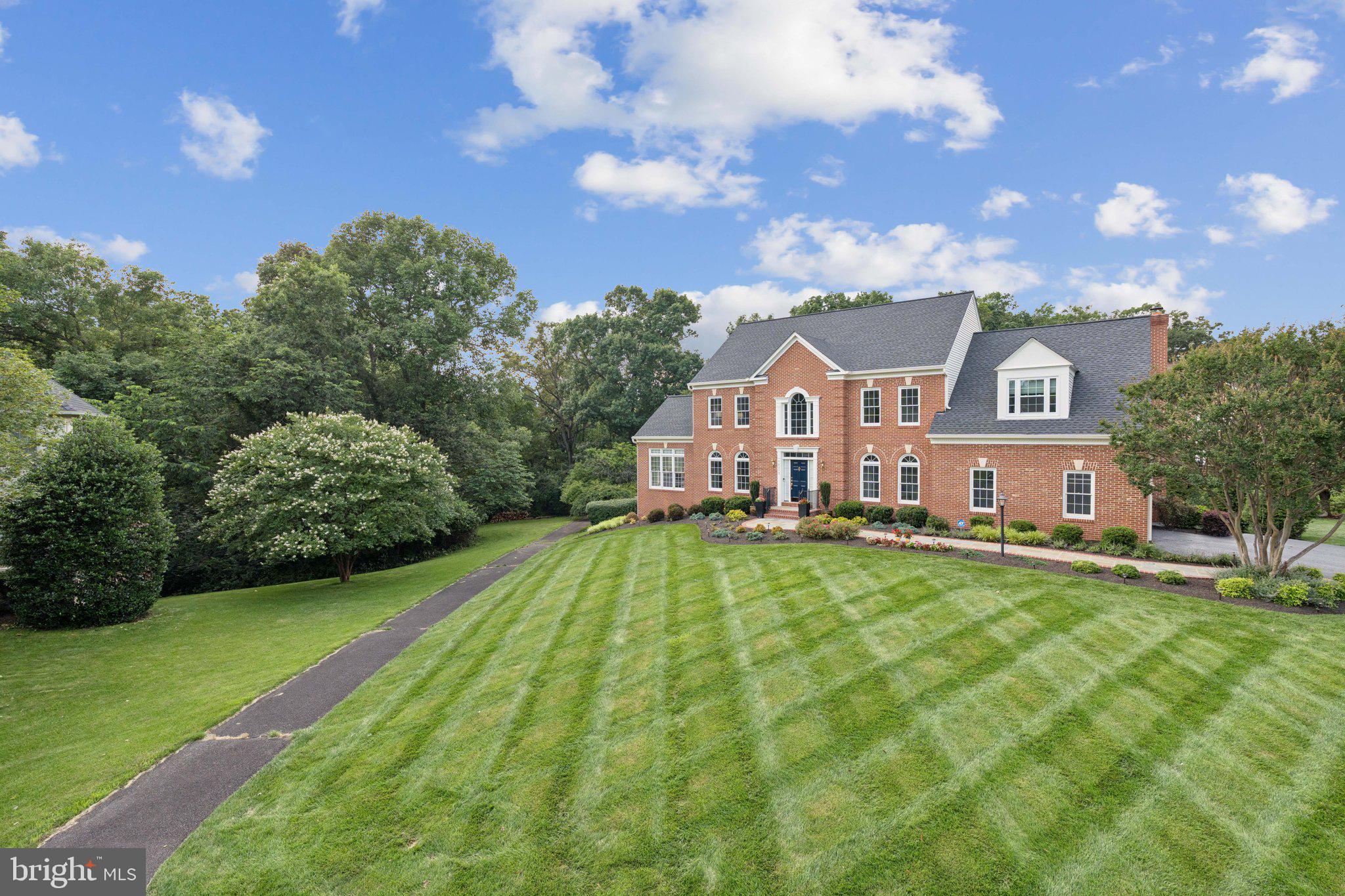 GRAND HAMPTONS - Residential