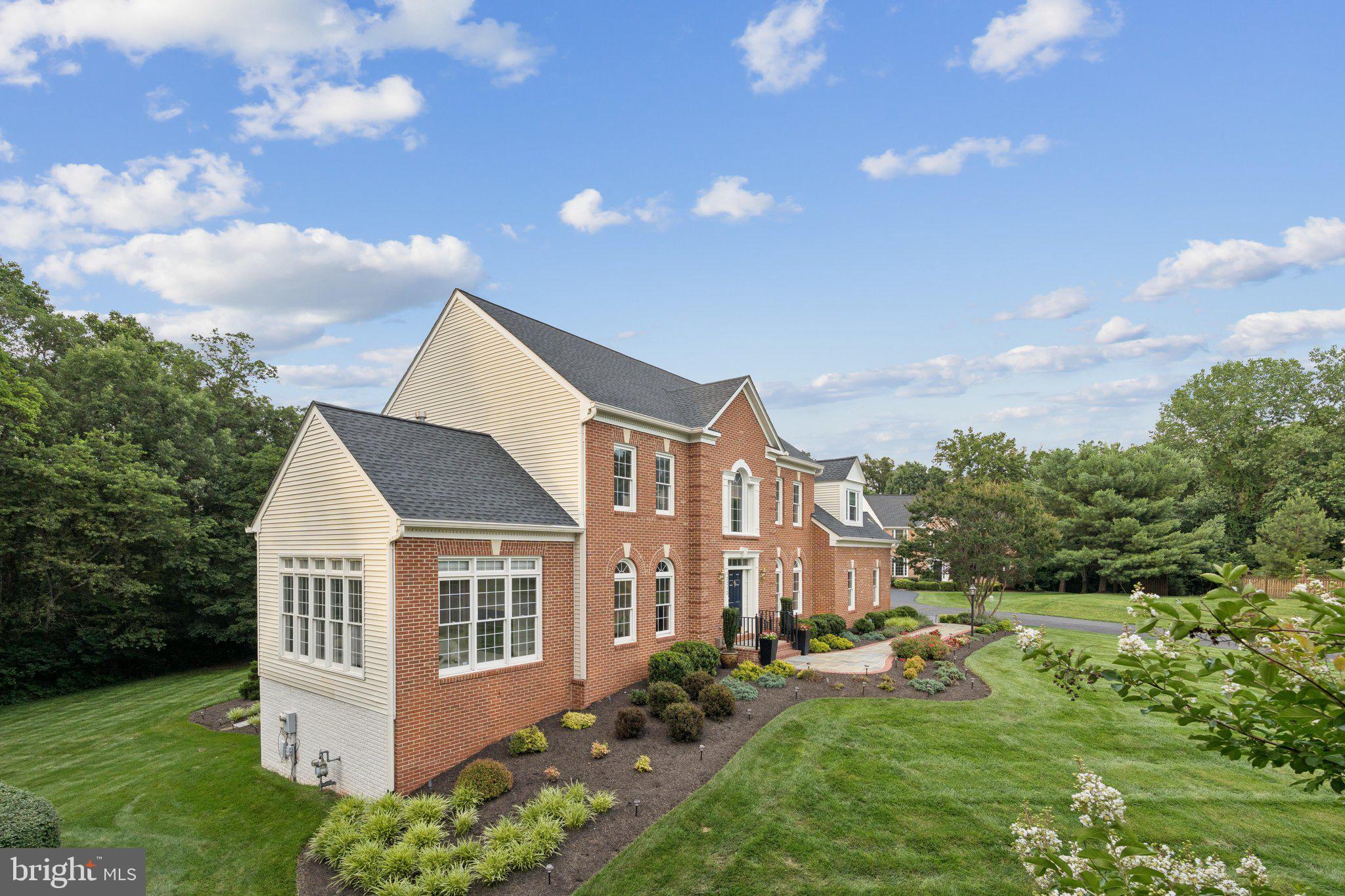 GRAND HAMPTONS - Residential