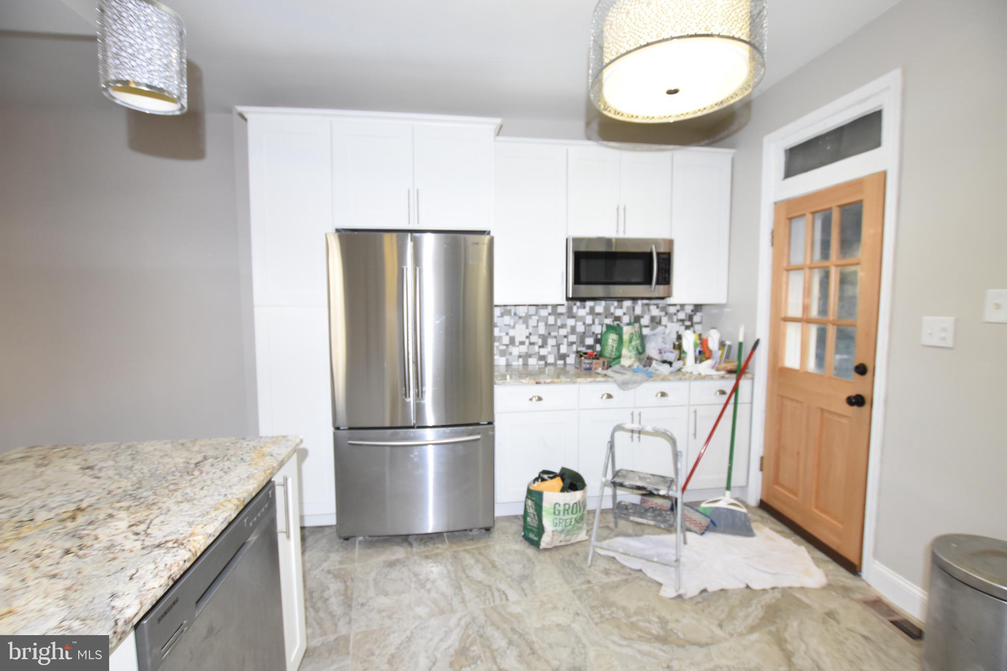 VIOLETVILLE - Residential Lease