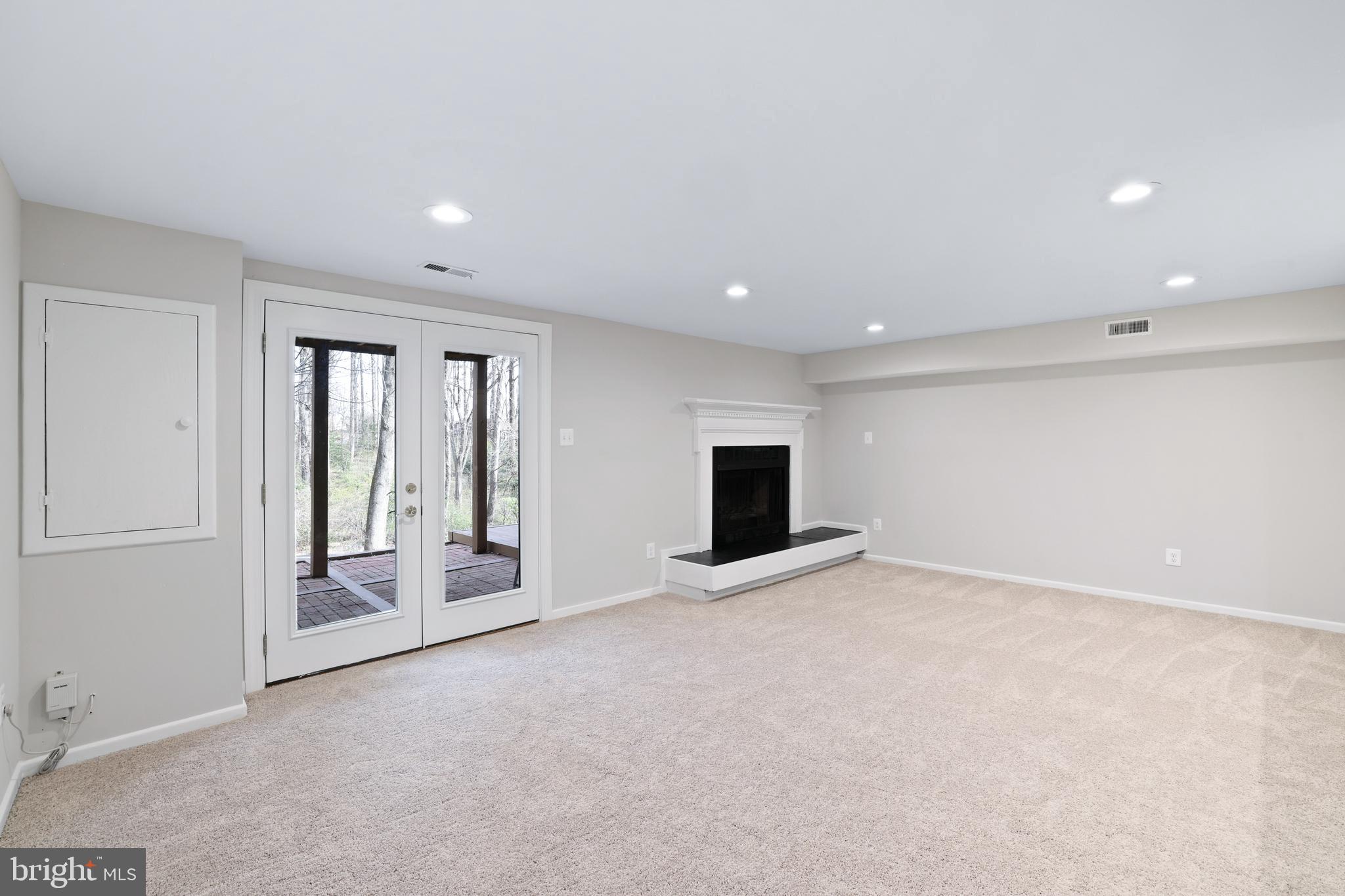 FAIR WOODS - Residential