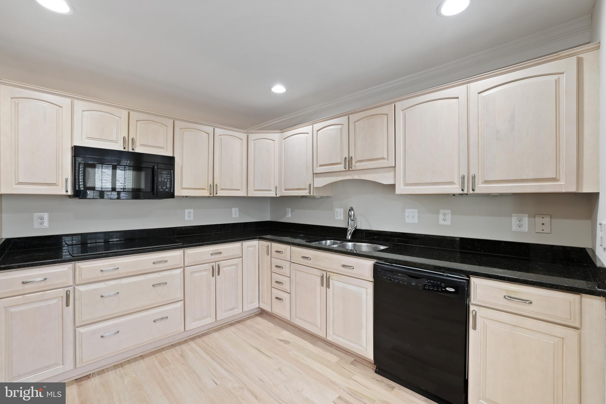 FAIR WOODS - Residential