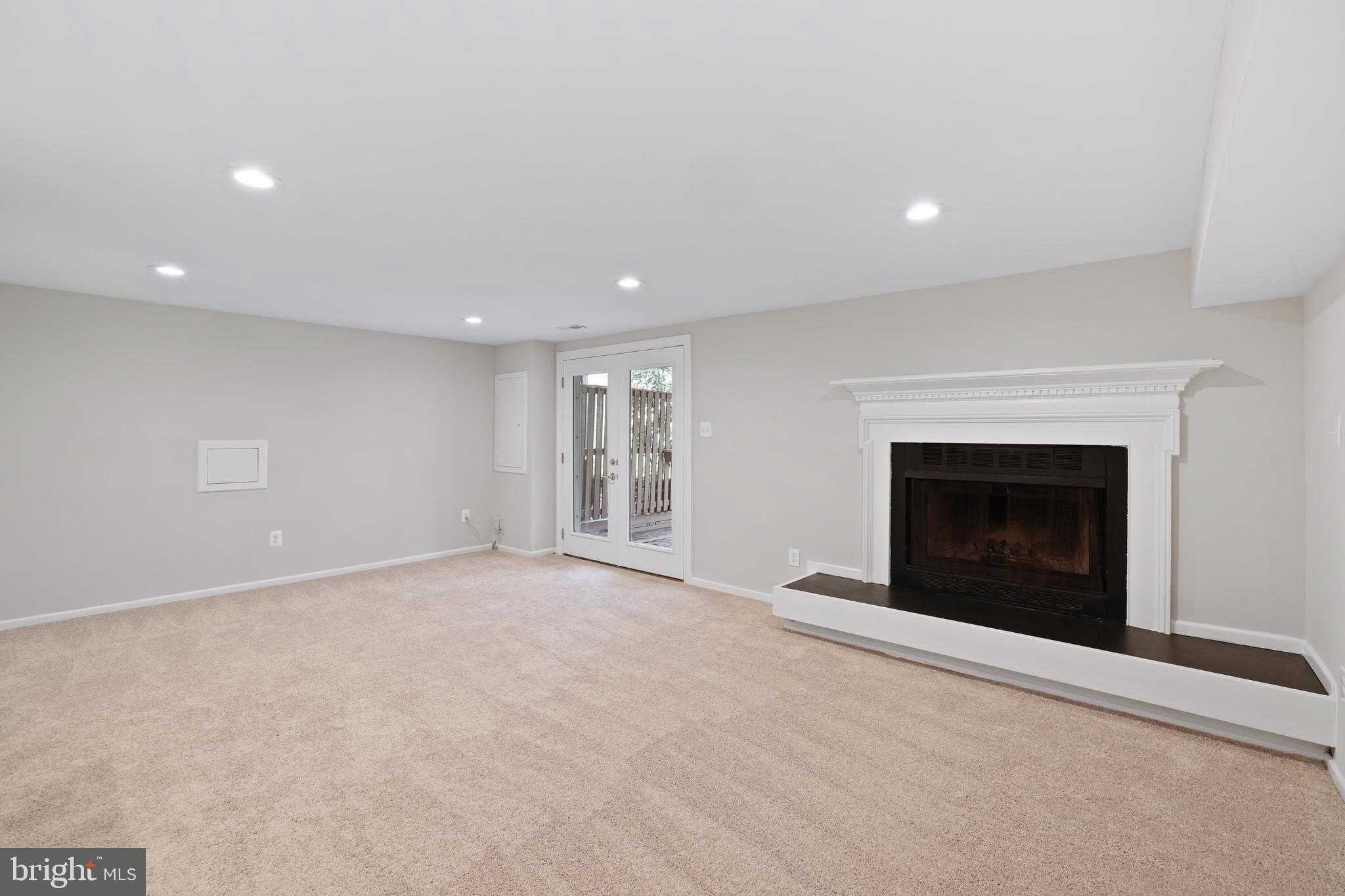 FAIR WOODS - Residential