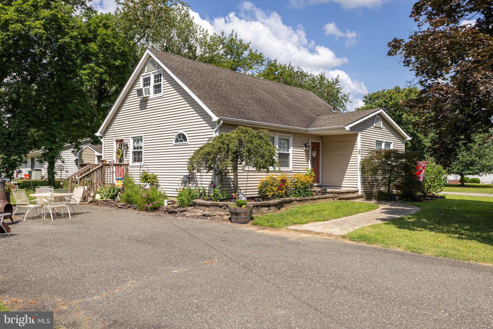 195 MARY ELMER DRIVE