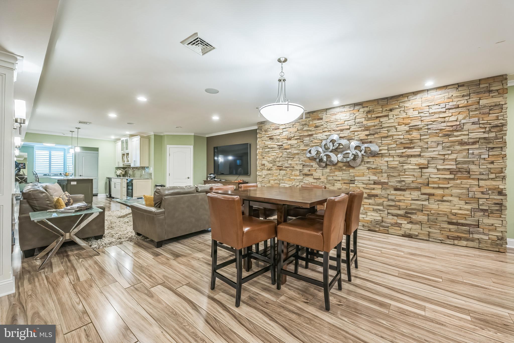 RIVER CROSSING - Residential