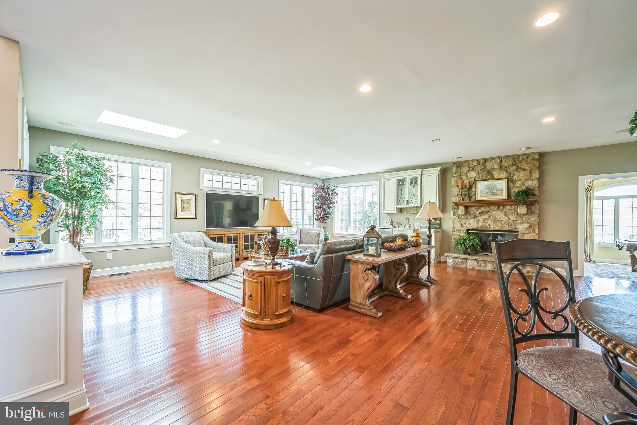 RIVER CROSSING - Residential