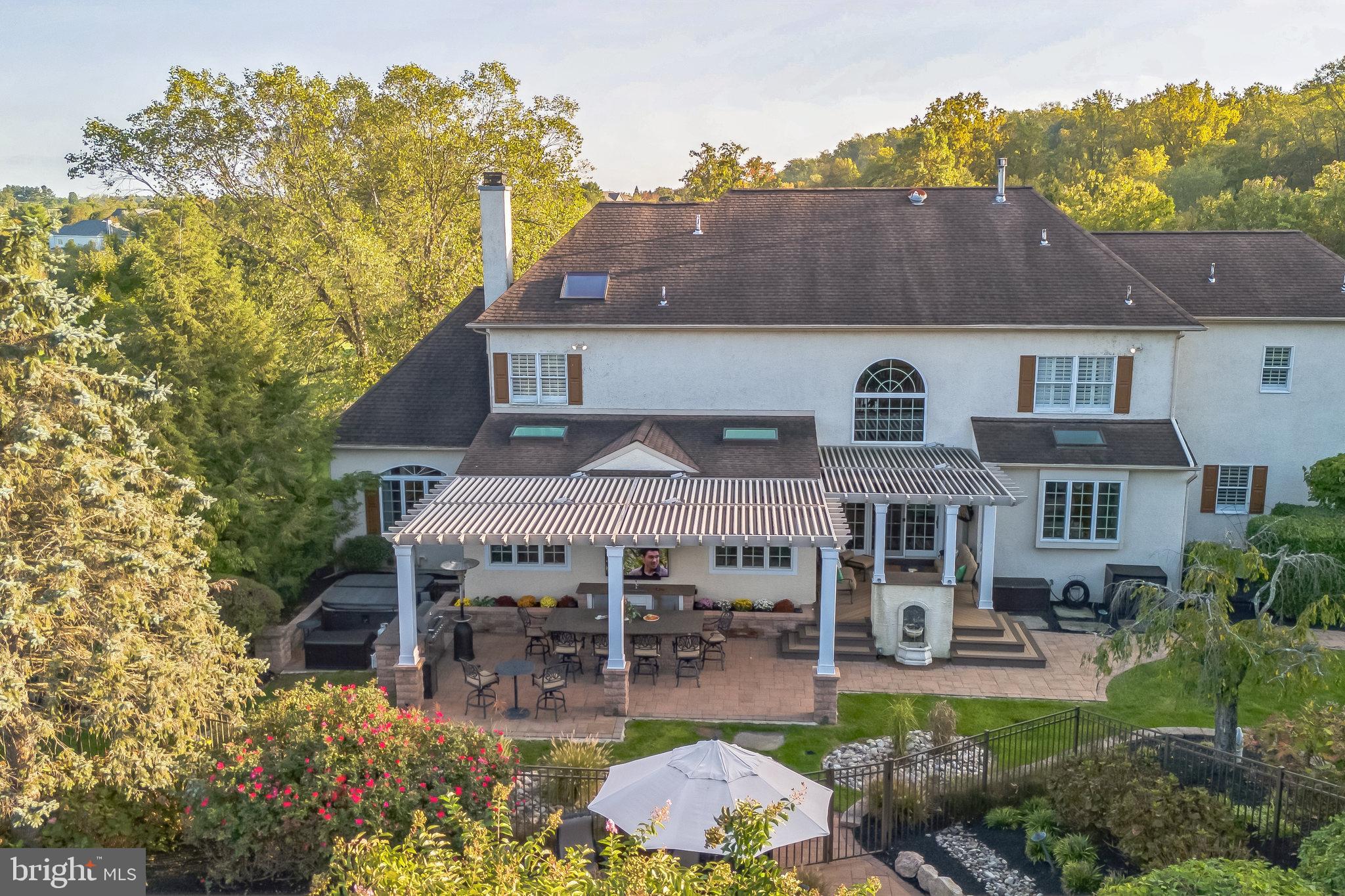 RIVER CROSSING - Residential