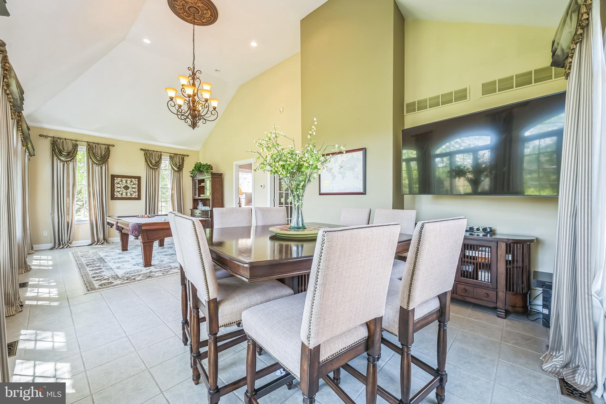 RIVER CROSSING - Residential