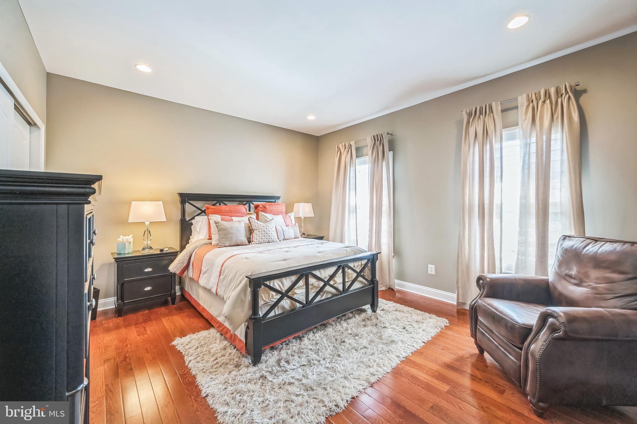 RIVER CROSSING - Residential