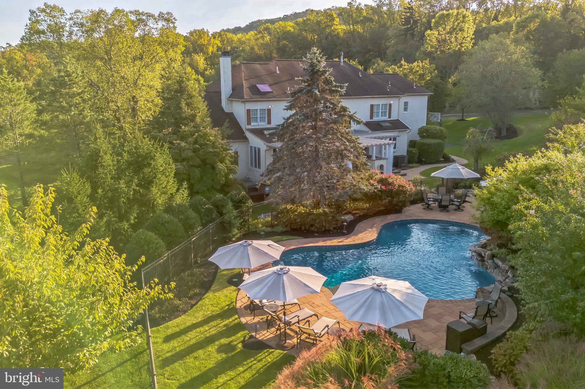 RIVER CROSSING - Residential