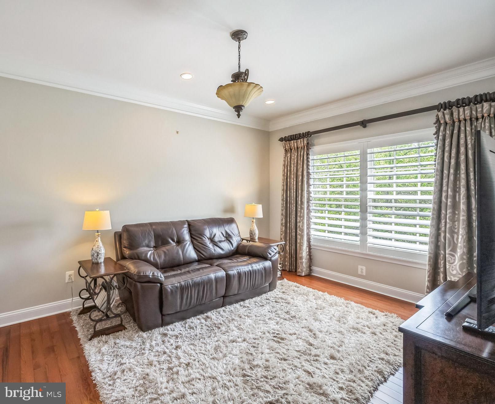 RIVER CROSSING - Residential