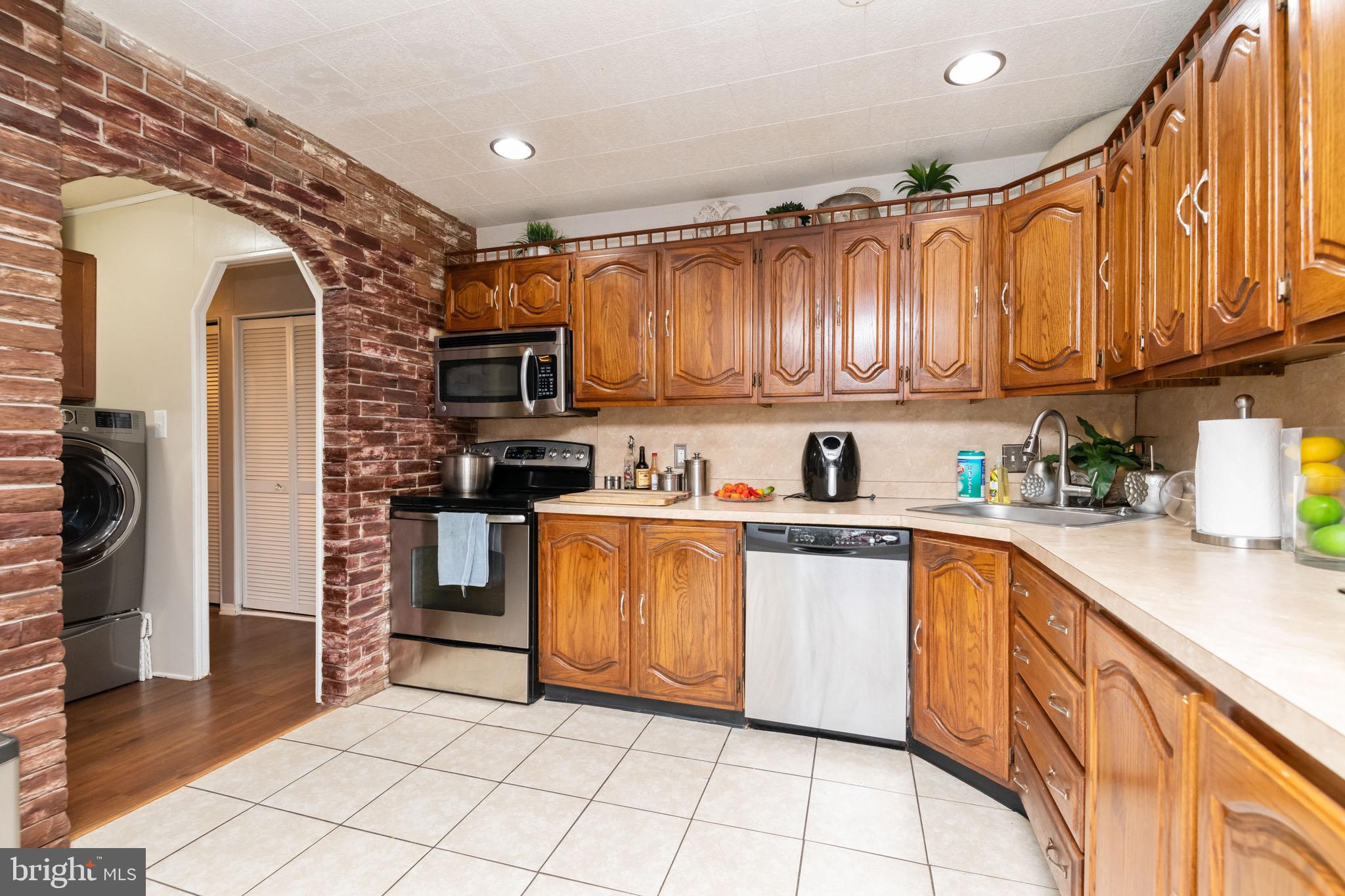 FAIRLAWN - Residential