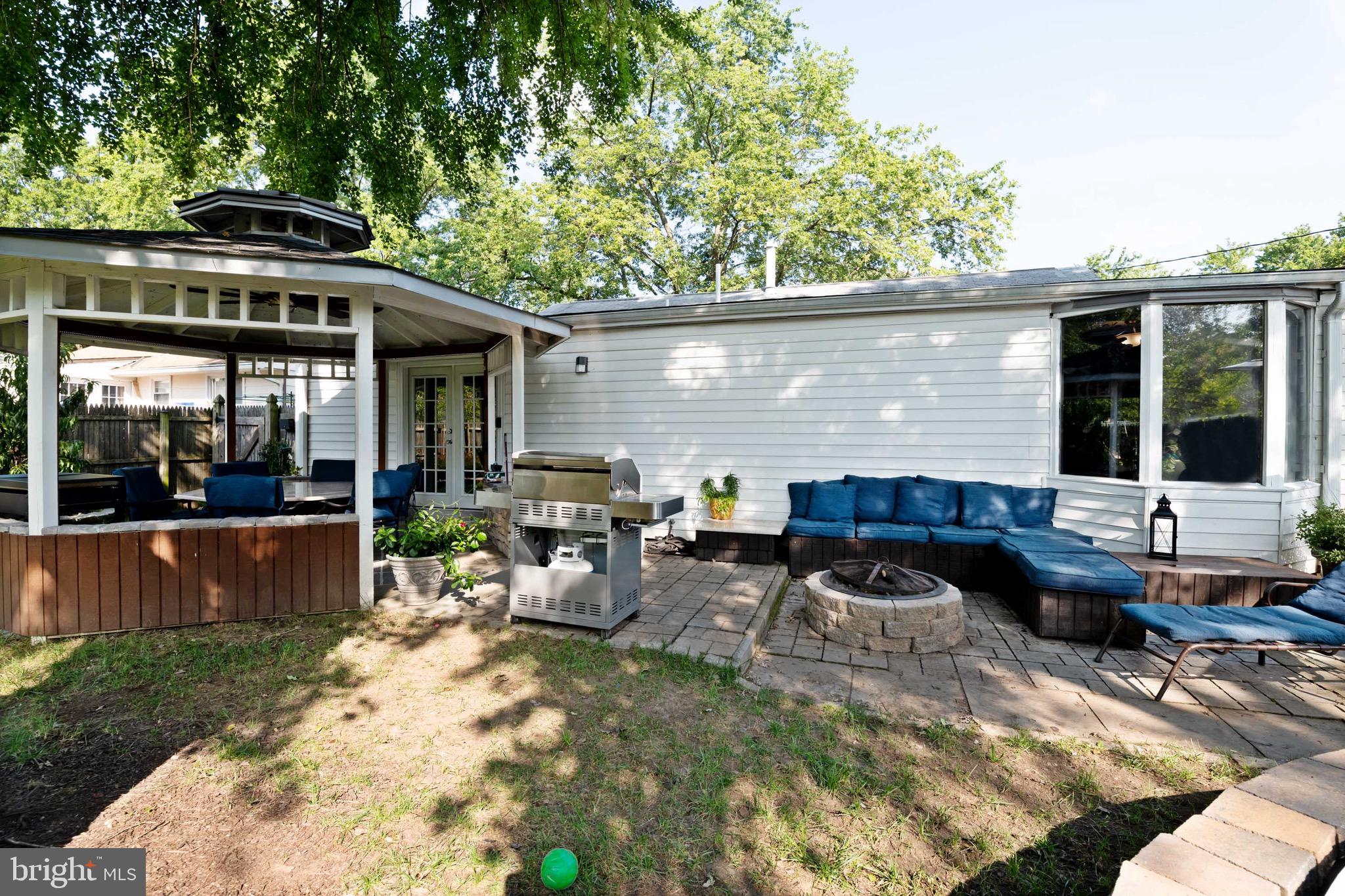 FAIRLAWN - Residential