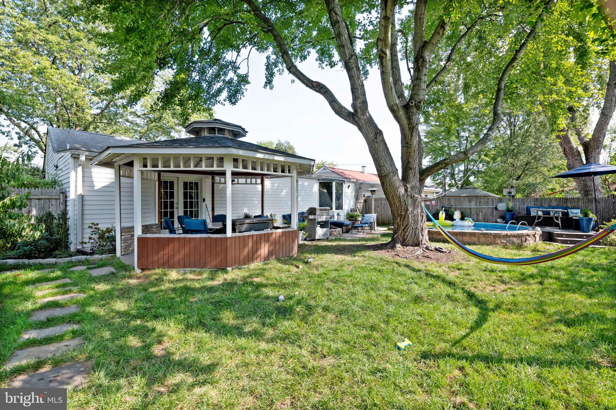 FAIRLAWN - Residential