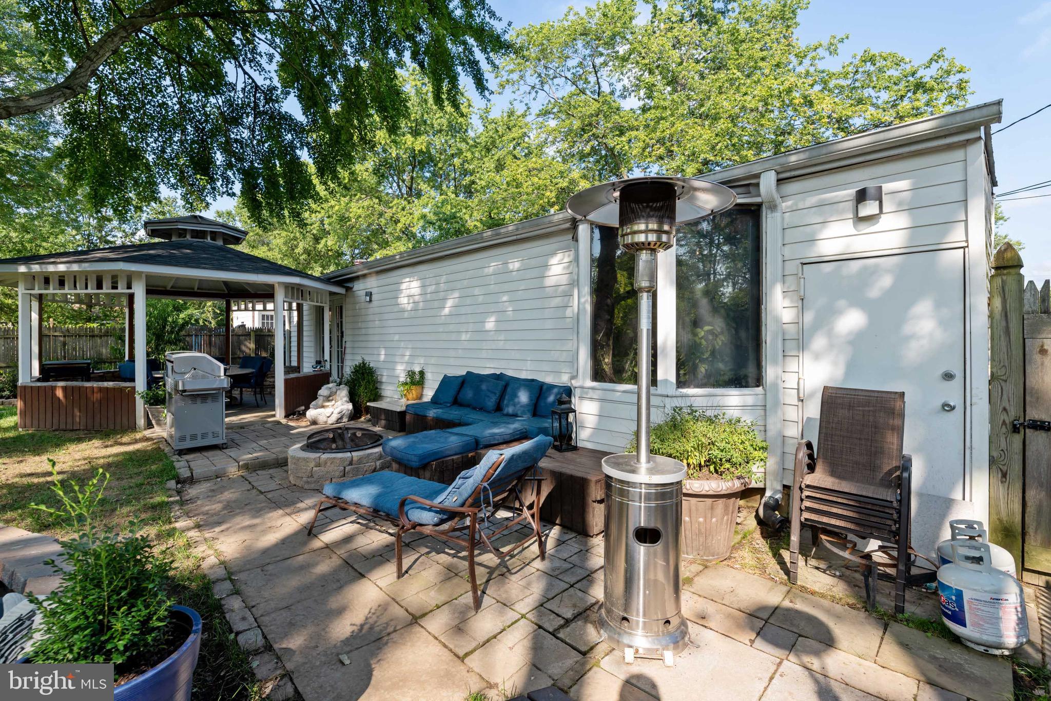 FAIRLAWN - Residential