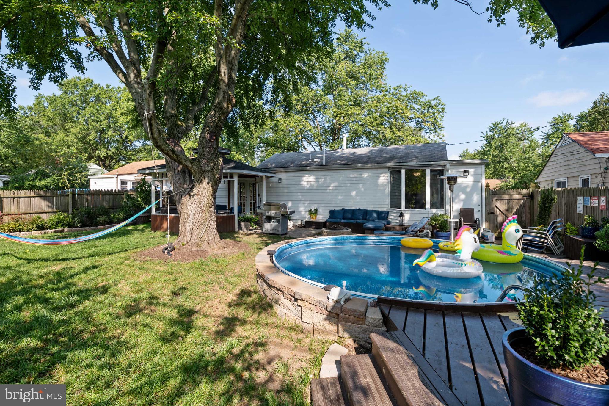 FAIRLAWN - Residential