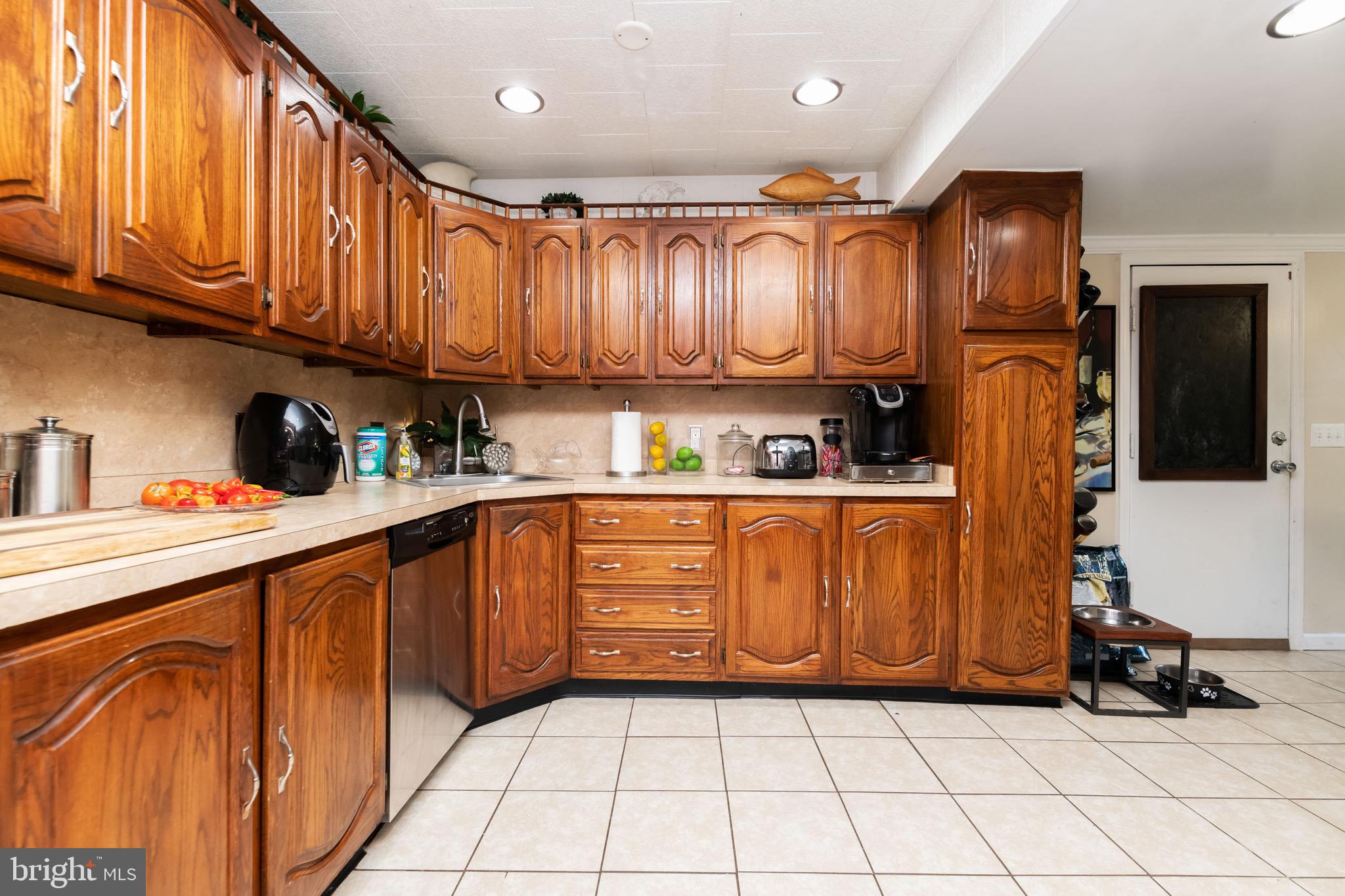 FAIRLAWN - Residential