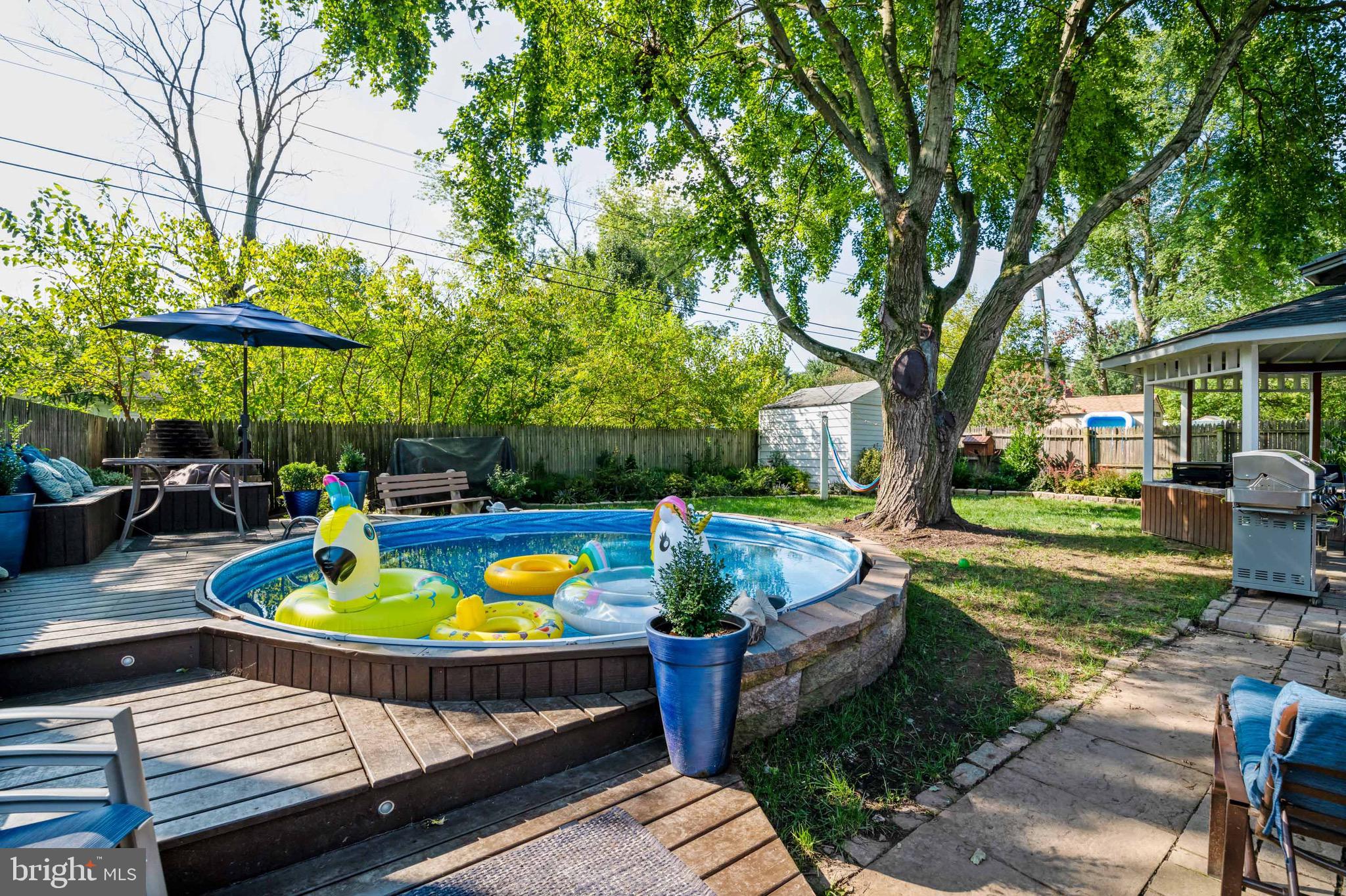 FAIRLAWN - Residential