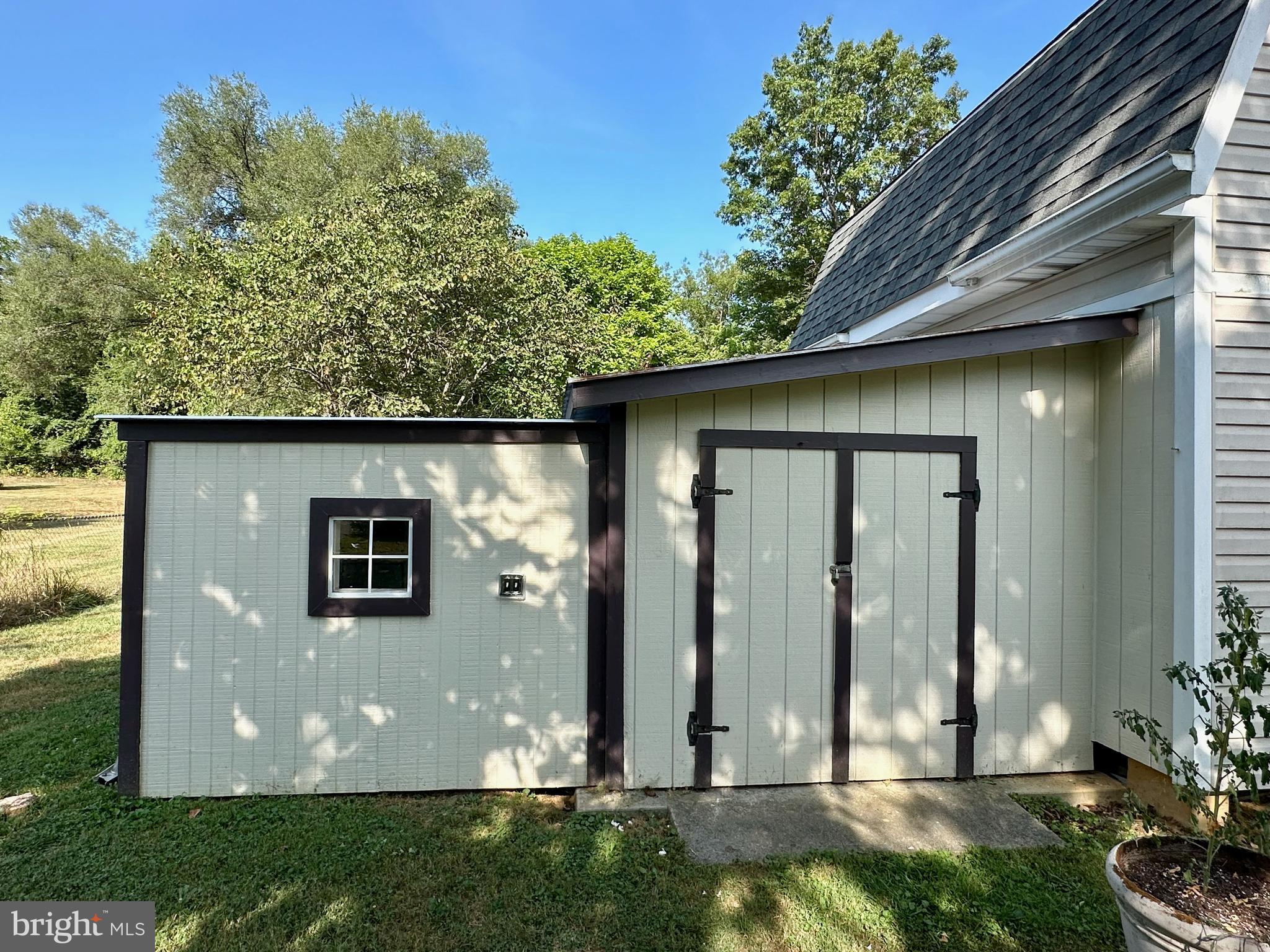 GORDONDALE - Residential Lease