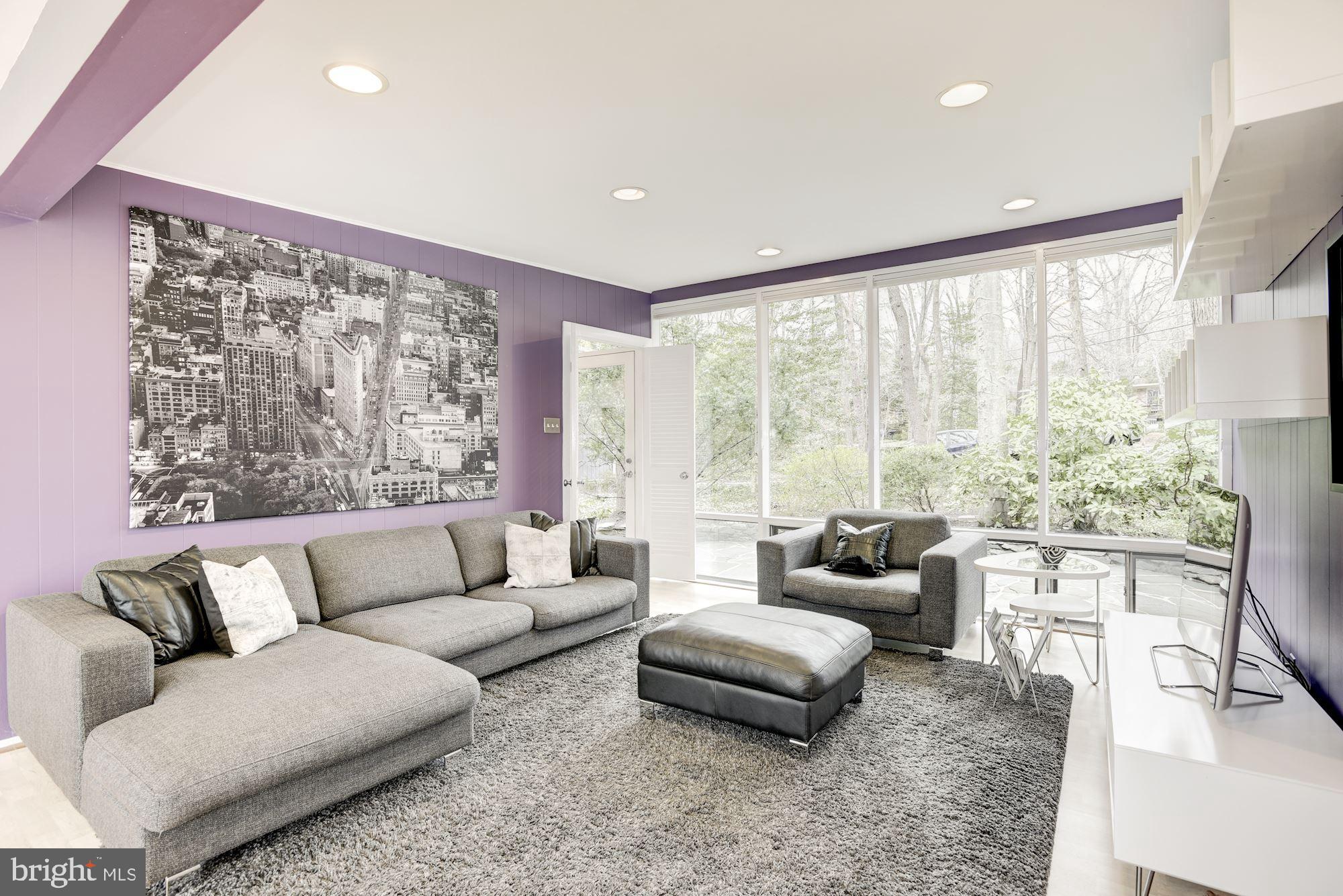 HOLLIN HILLS - Residential