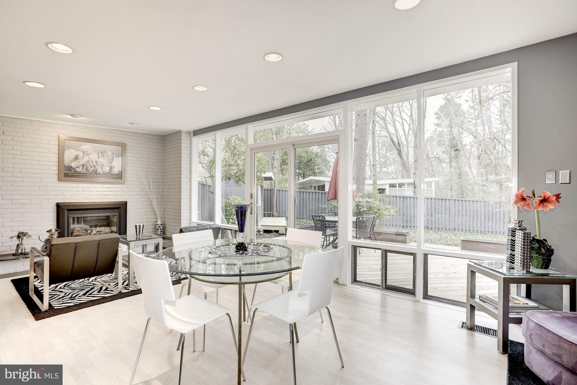 HOLLIN HILLS - Residential