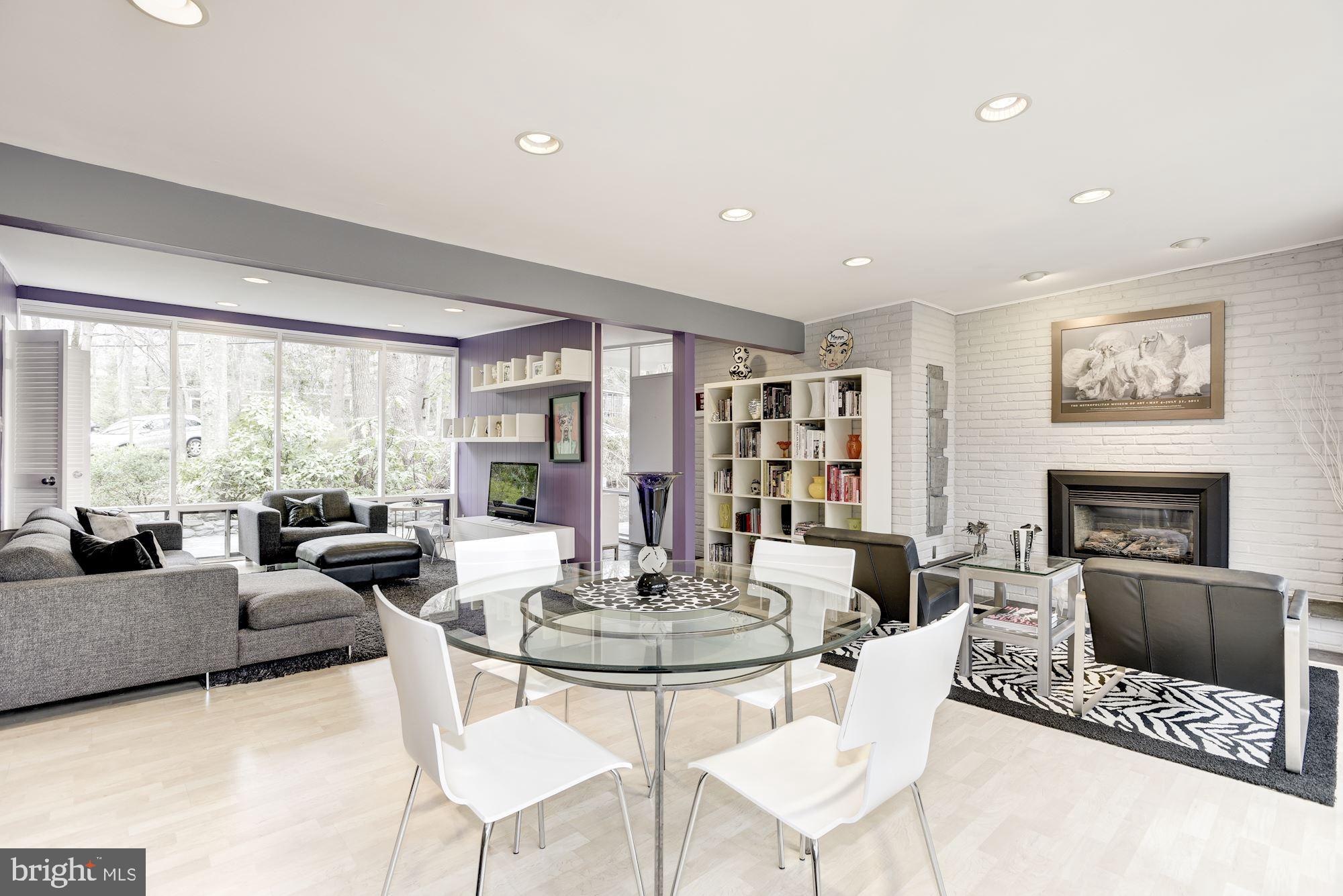 HOLLIN HILLS - Residential