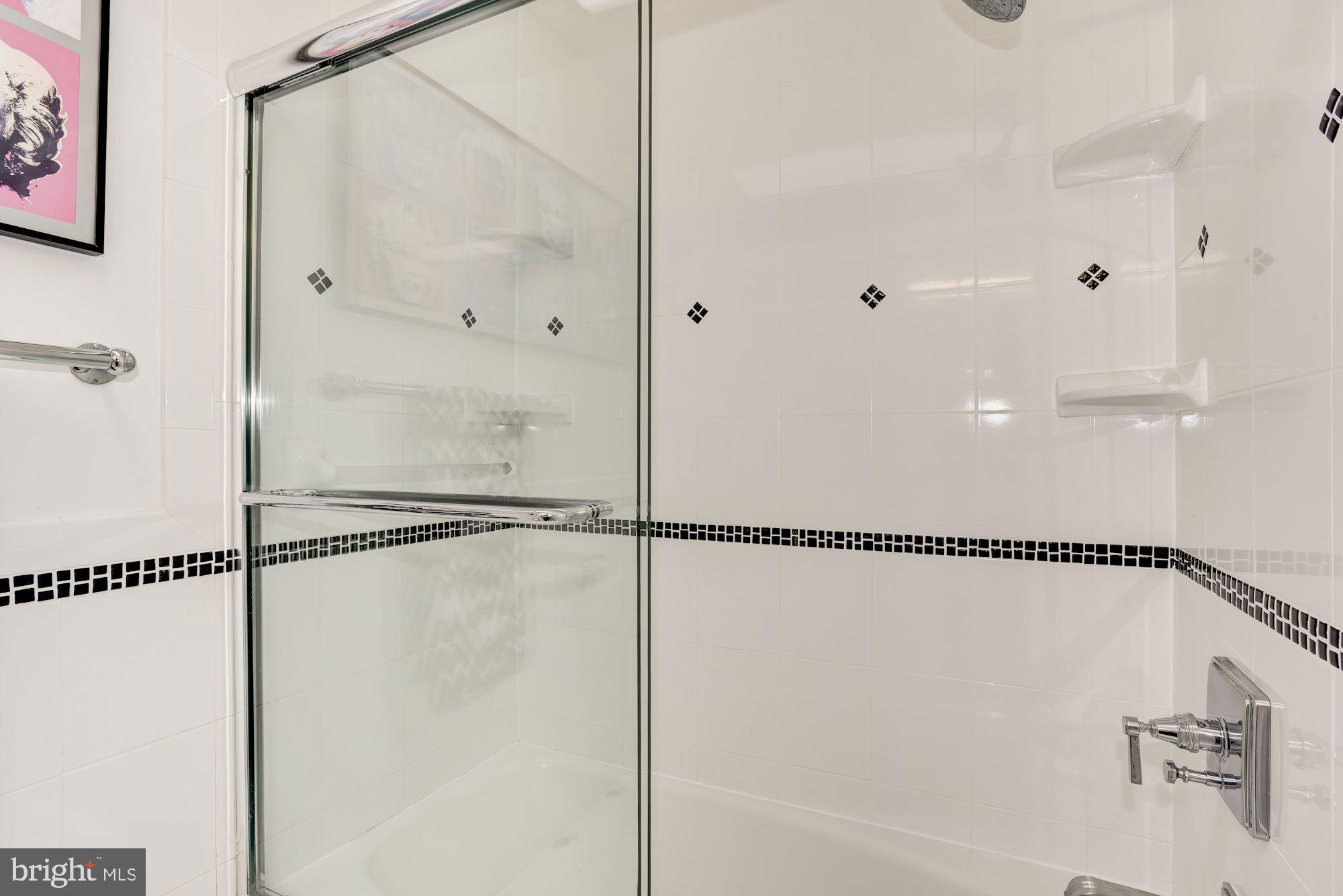 HOLLIN HILLS - Residential