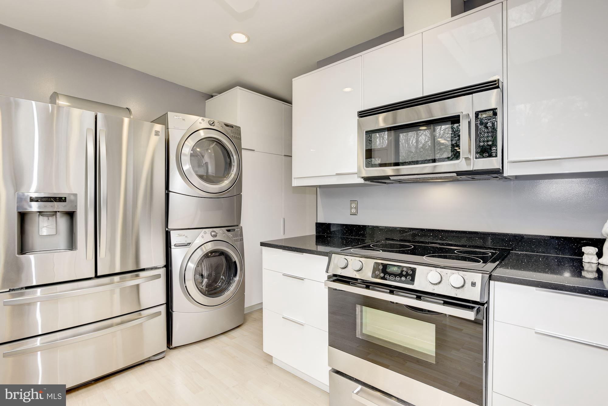 HOLLIN HILLS - Residential